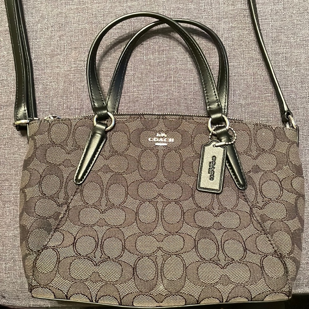 Classic Coach crossbody